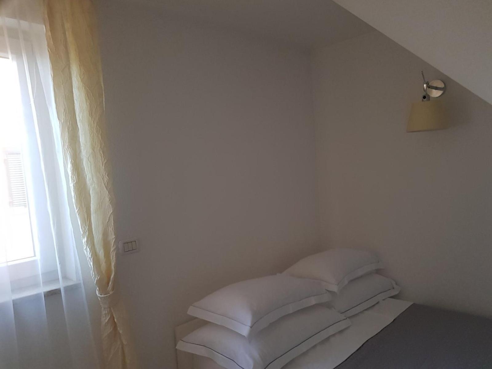 Apartments Fontana Zambratija Bagian luar foto